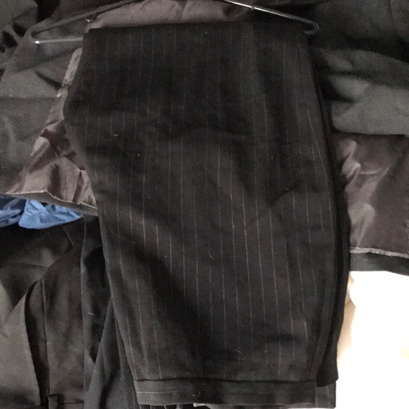 Suit - Picture 3 of 4